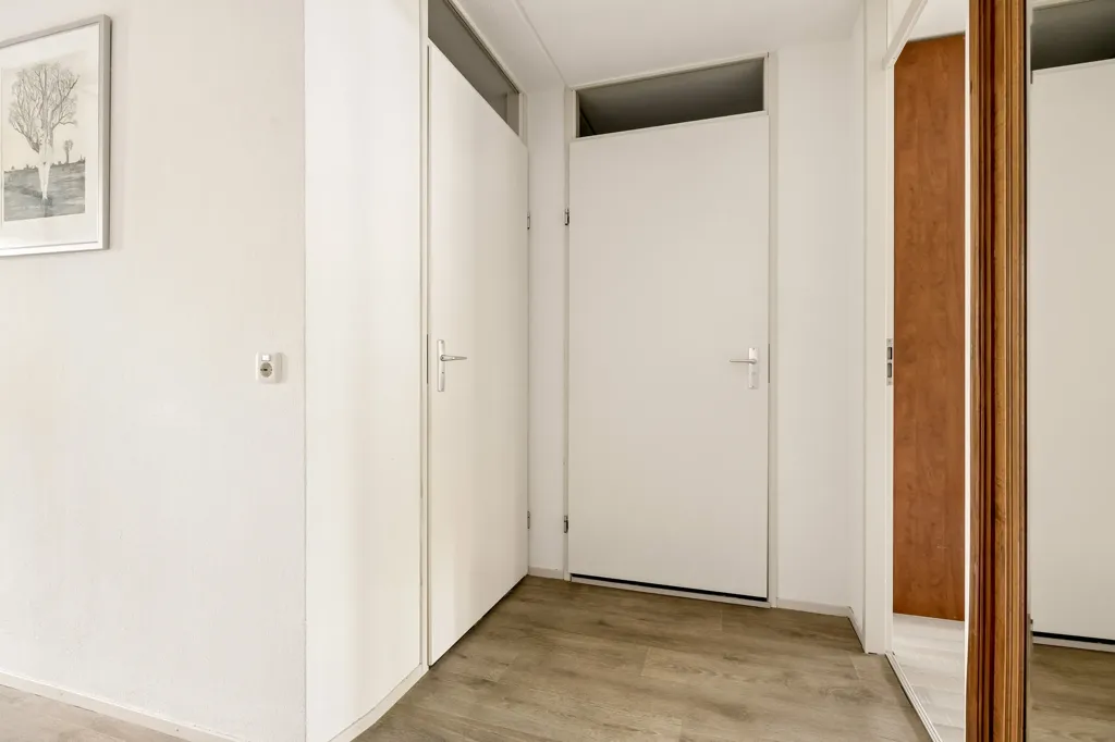 Esik - Modern Flat with Balcony in Almere