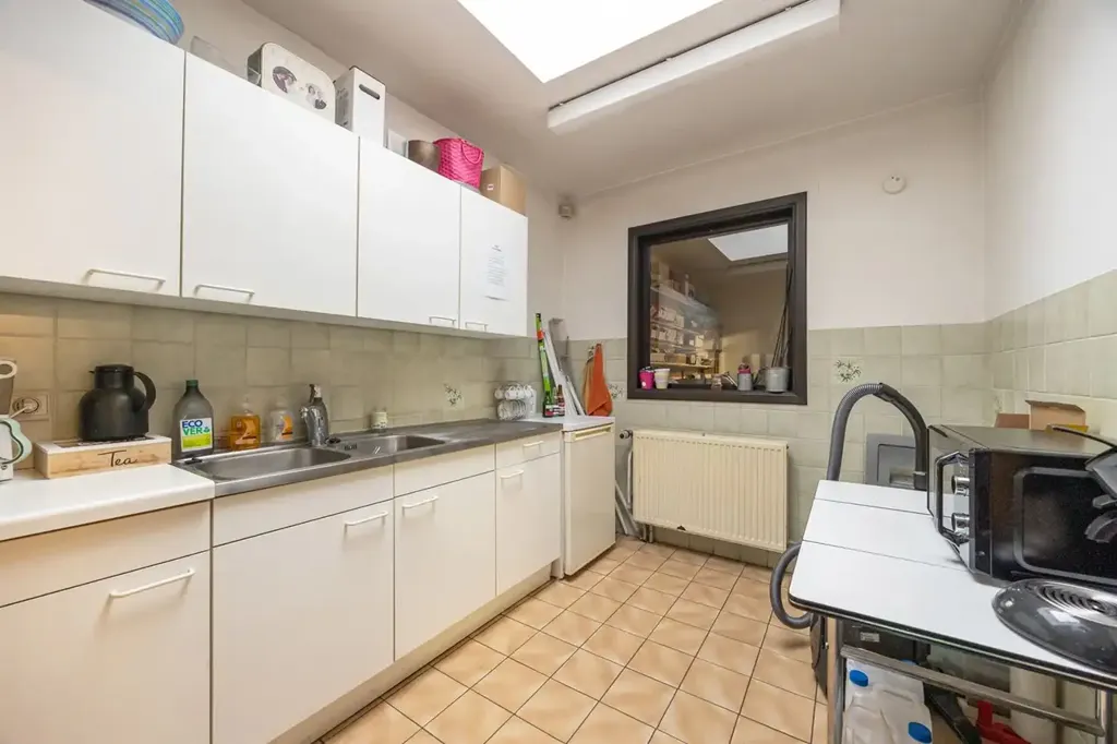 Cuisine - Pavillon commercial avec vue sur KLINA à Brasschaat