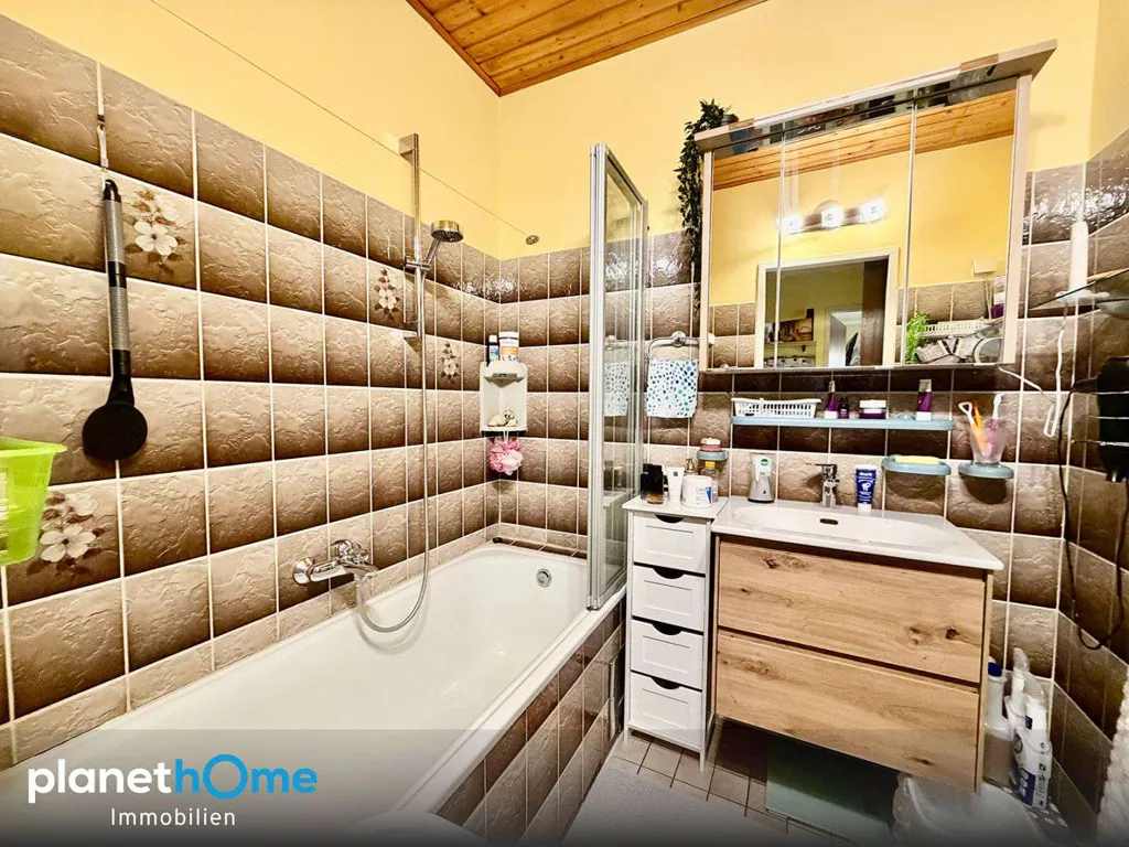 Bagni - Charming 4-Bedroom Apartment with Loggia in Stockerau