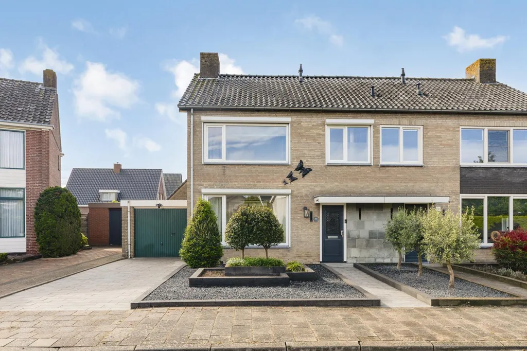 Extérieur - 2/1 Cap House with Double Garage in Wouw
