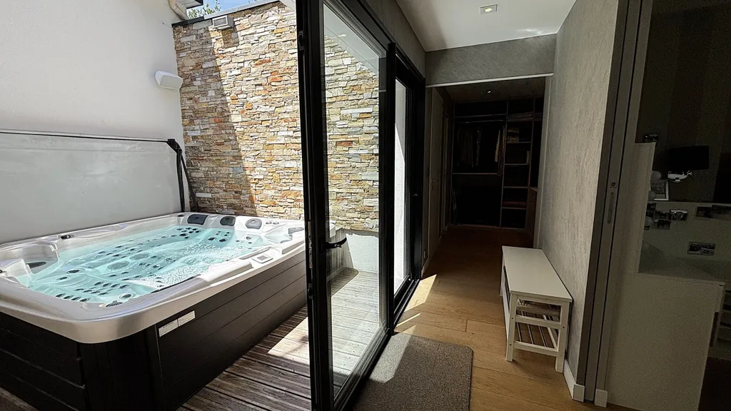 Terrass - Contemporary House with Pool in Goven