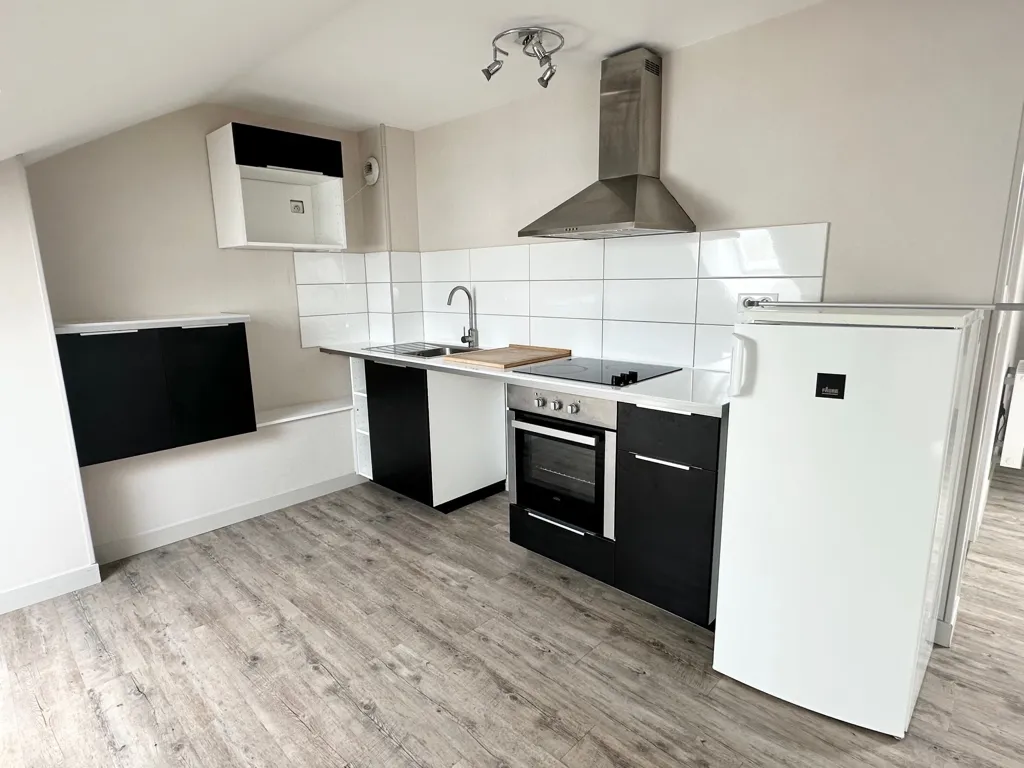 Cucina - 2-Bedroom Apartment with Balcony in Limoges
