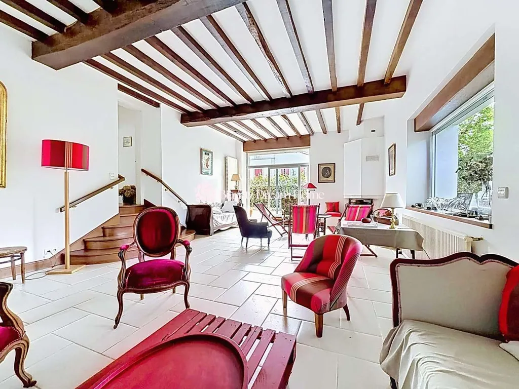 Elutuba - Elegant 9-Bedroom House in Ustaritz