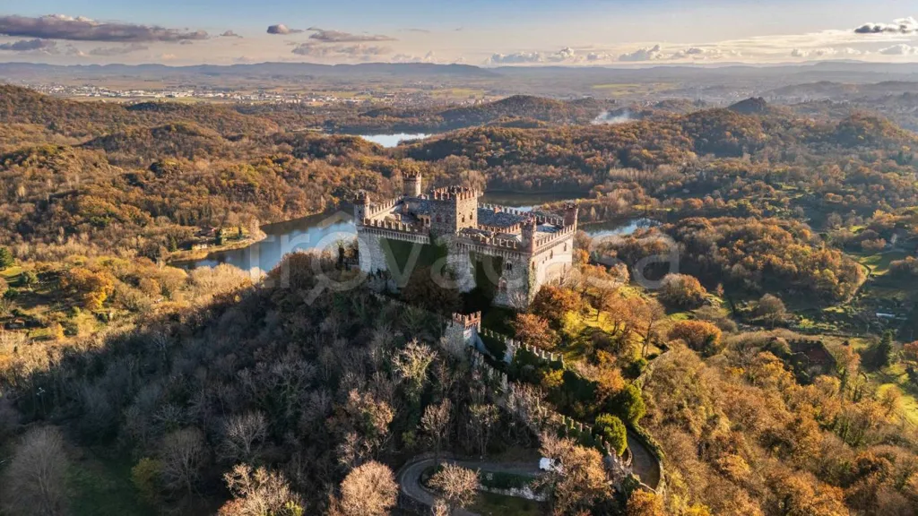 Õhuvaade - Panoramic Castle with Garden in Montalto Dora