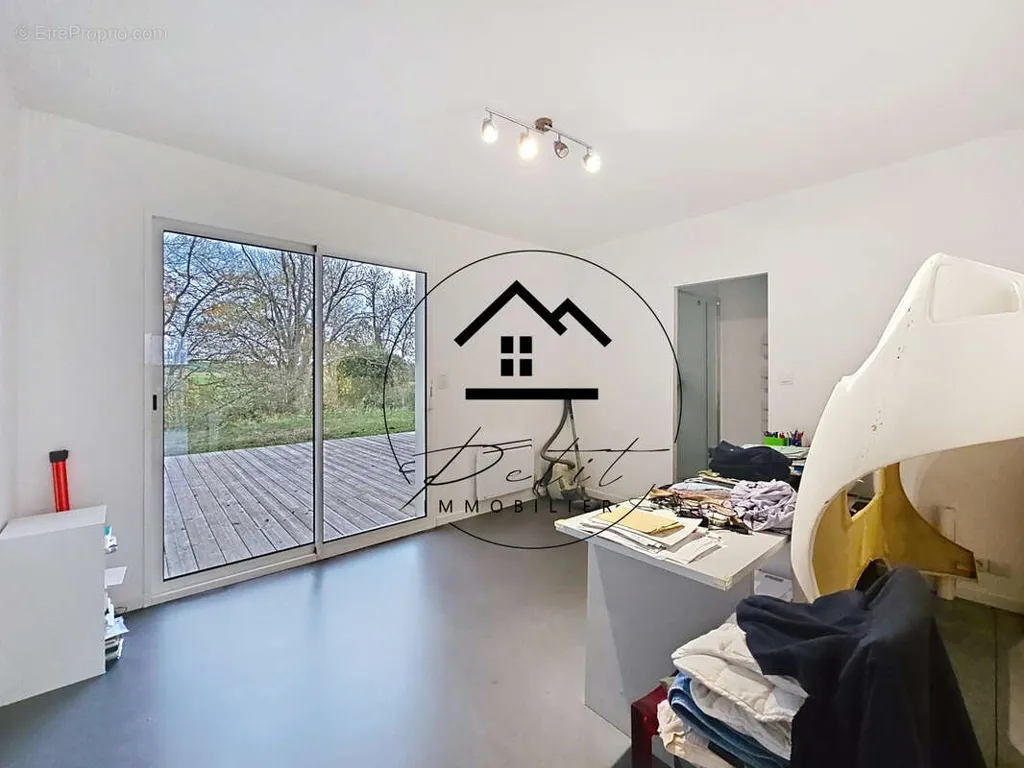 Magamistoad - Architectural House with Garden in Essuiles