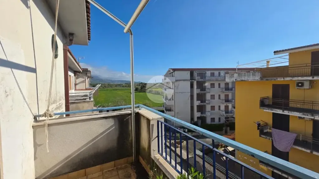 Rõdu - Bright Bilocale with Balconies in Scalea