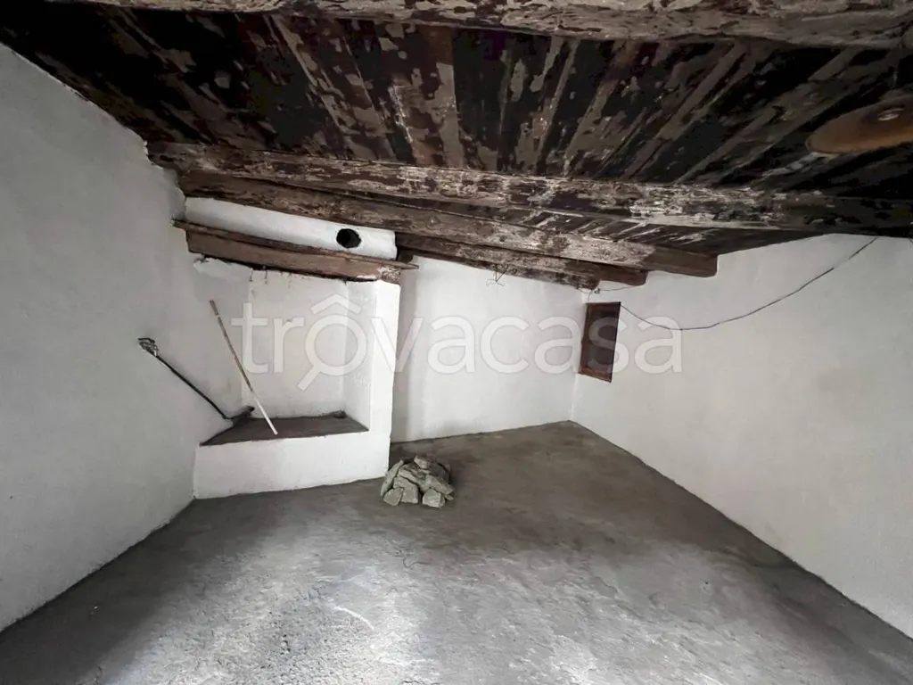 Toad - Rustic Stone Cottage in Casteldelfino