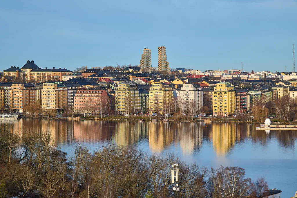 Apartment with Waterfront View in Hornstull