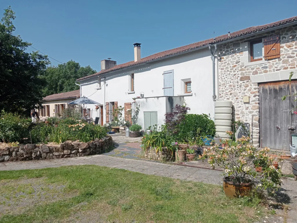 Terrazza - Restored Farmhouse with Pool in Isolated Setting