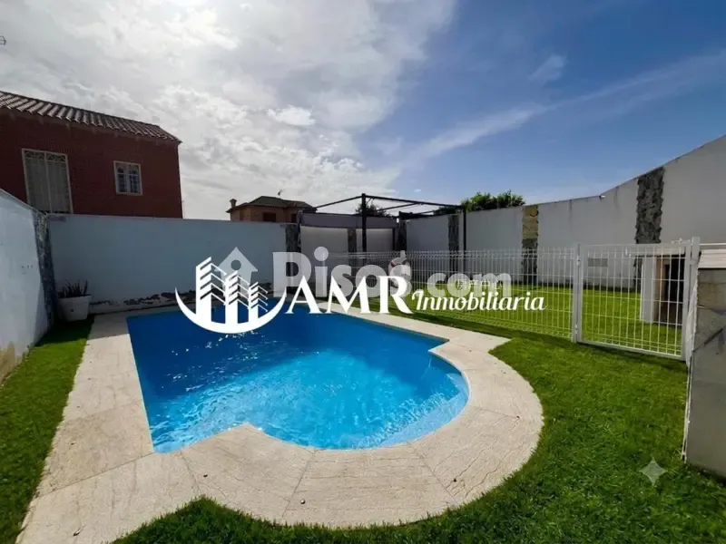 Bassein - Corner Adosada with Pool in Seseña