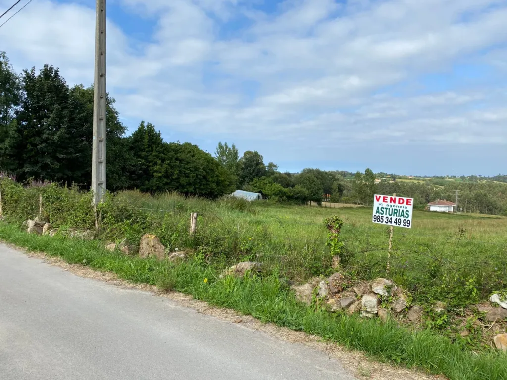 Aed - Plot with 360° Views near Gijón