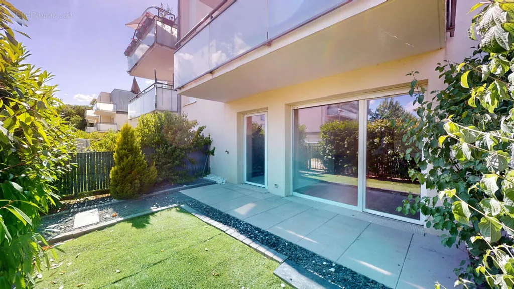 Aed - T2 with Terrace in Quiet Setting