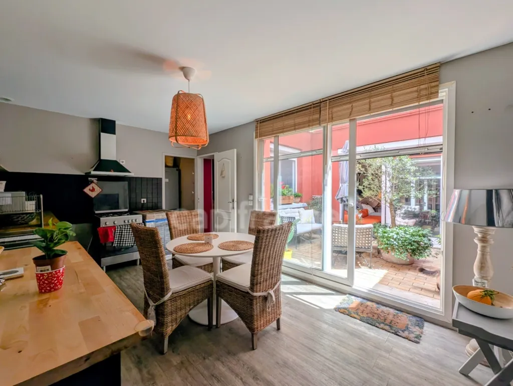 Comedor - 5-Piece Apartment with Patio in Bordeaux Bastide