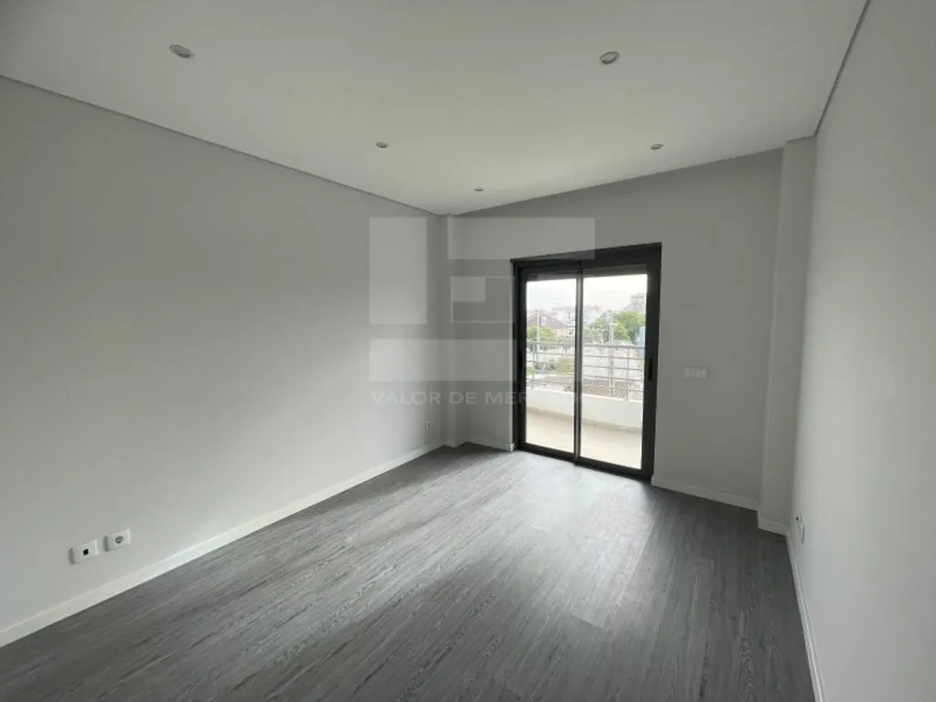 Rooms - Luxury Apartment with Pool in Olhão