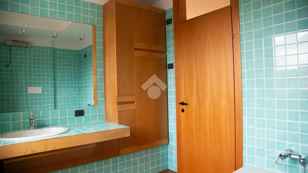 Vannitoad - Villa with Pool Potential in Adro