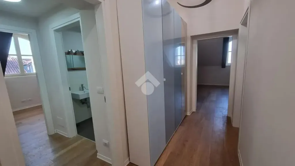 Entrée - Mansarded Apartment in Historic Building, Turin