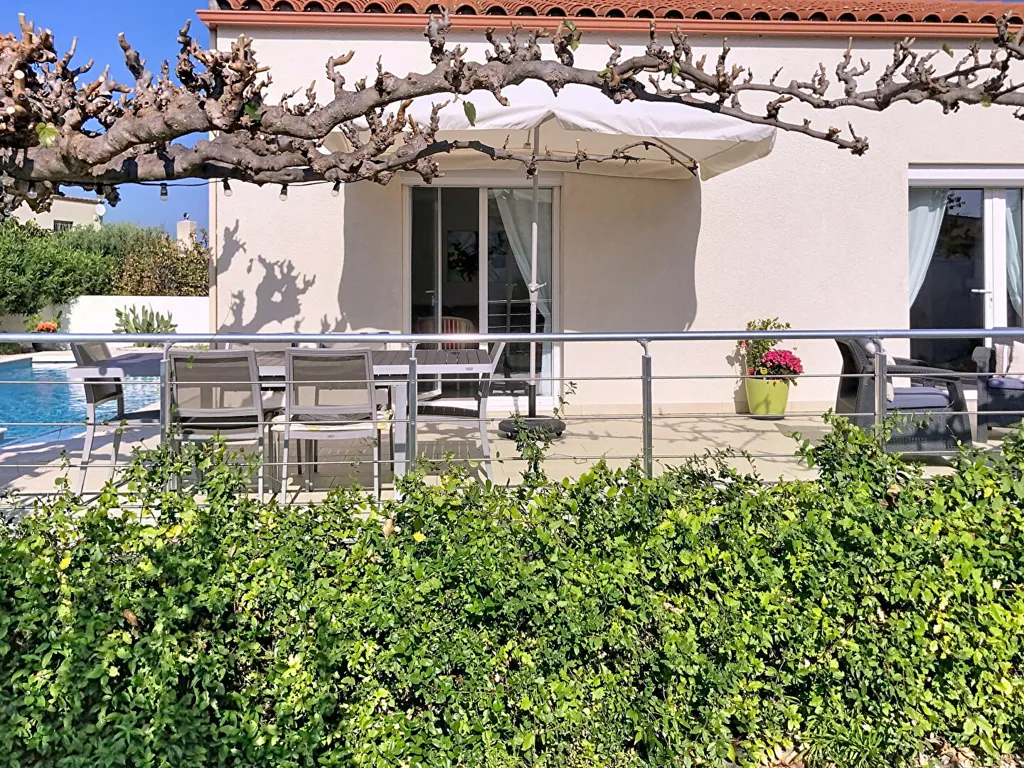 Piscine - Villa Traditionnelle avec Piscine à Thuir