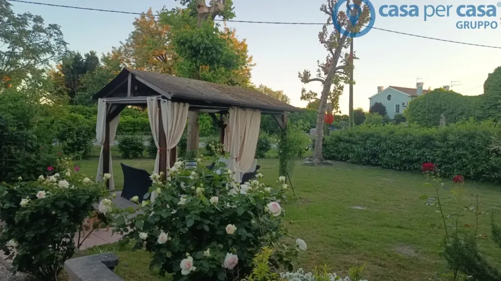 Jardin - Rustic Villa with Garden in Lusia