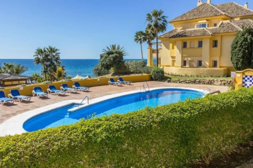 Piscine - Seafront Apartment with Sea View in Marbella