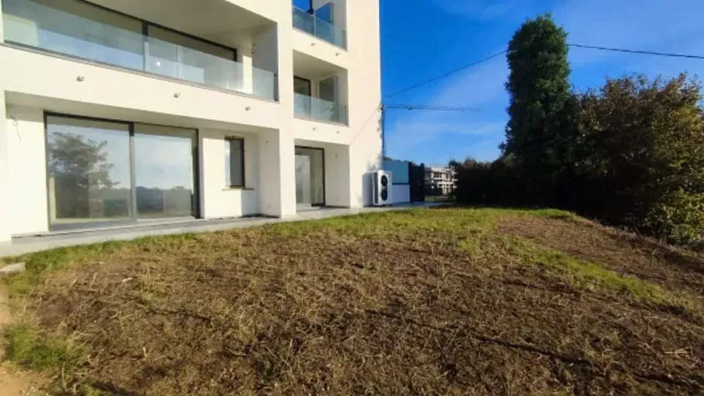 Extérieur - Penthouse with Garden View in Carugo