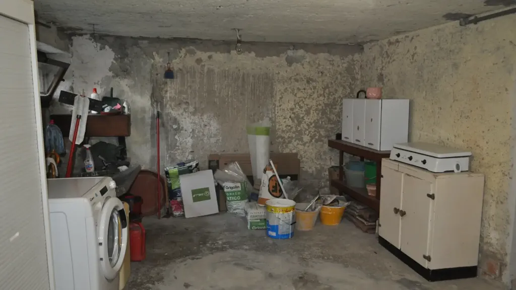 Pesuköök - Three-Bedroom Apartment with Balcony in Bedonia