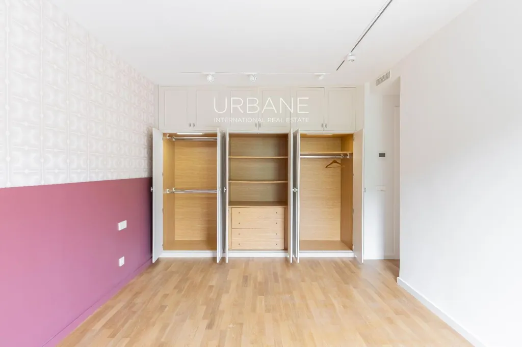 Toad - Designer Flat with Terrace in Sant Antoni, Barcelona