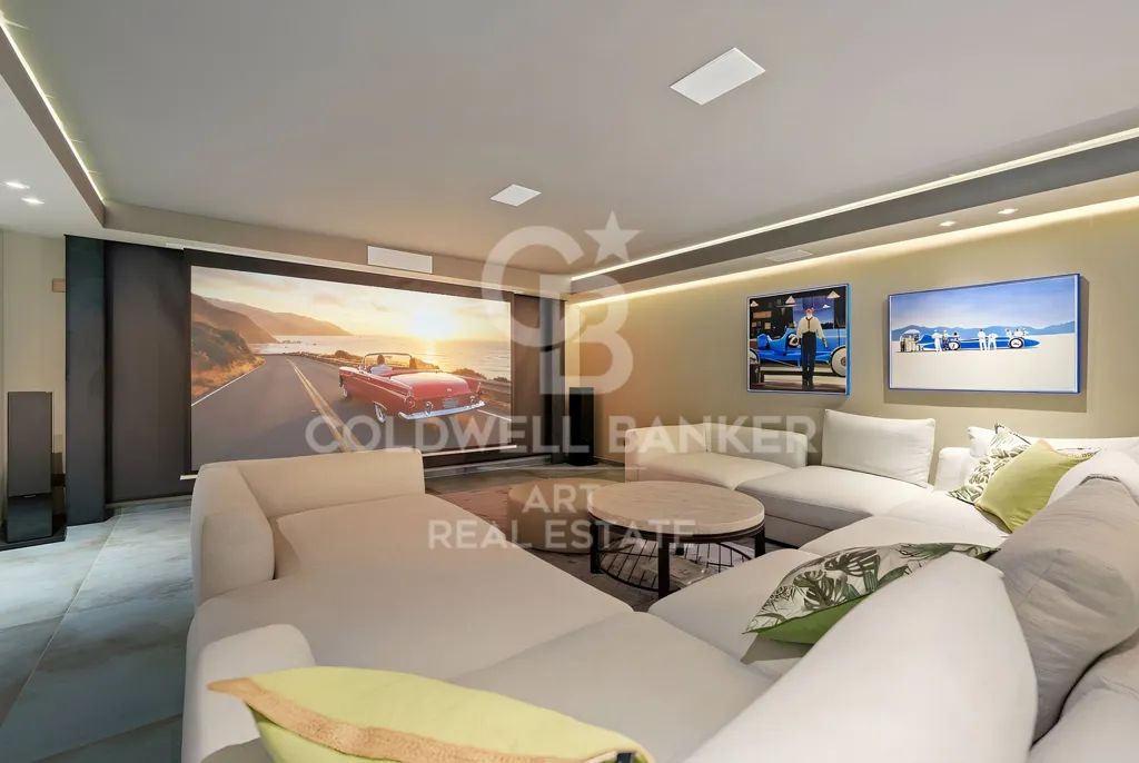 Toad - Contemporary Mediterranean Villa with Panoramic Views in Benahavís