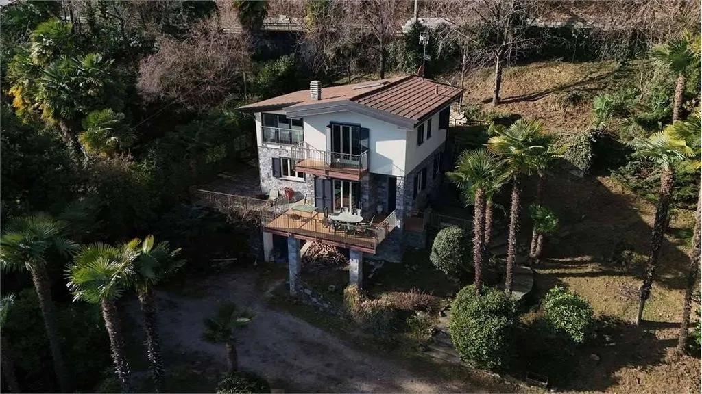 Õhuvaade - Luxury Villa with Lake View in Belgirate