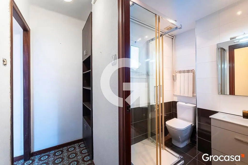 Salles de bain - Penthouse with Terrace in Pubilla Cases