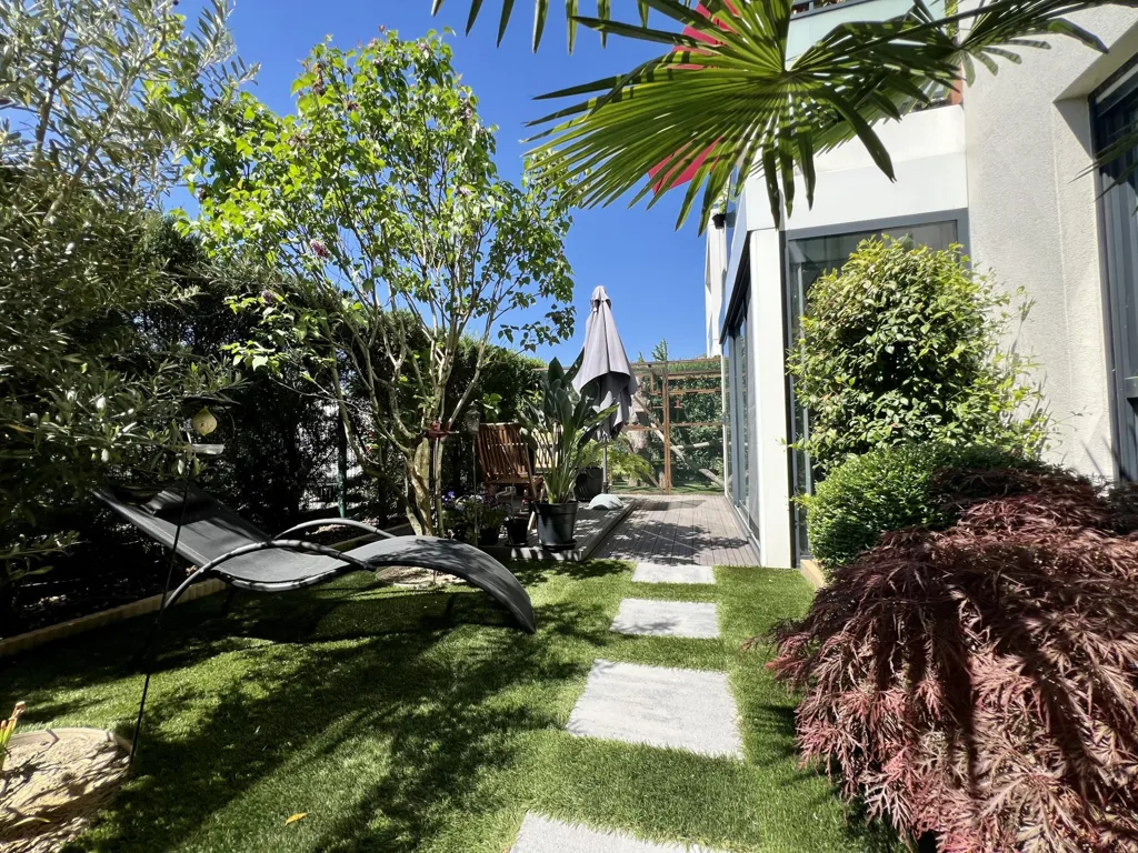 Garden - 2-Bedroom Apartment with Terrace in Geispolsheim