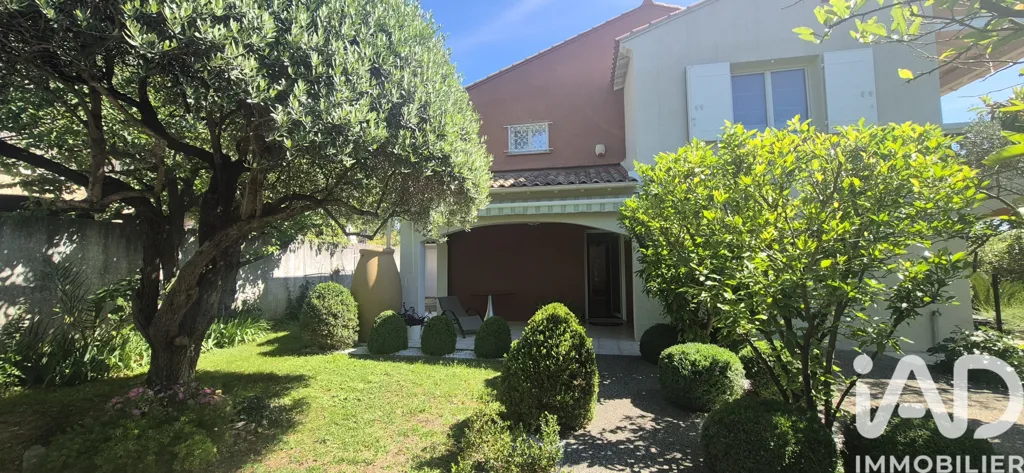 Jardin - Maison Rénovée avec Piscine au Crès