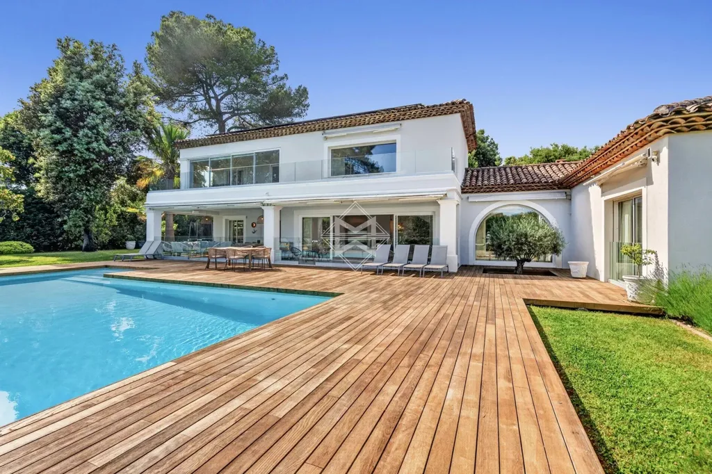 Piscina - Renovated Villa with Pool in Valbonne