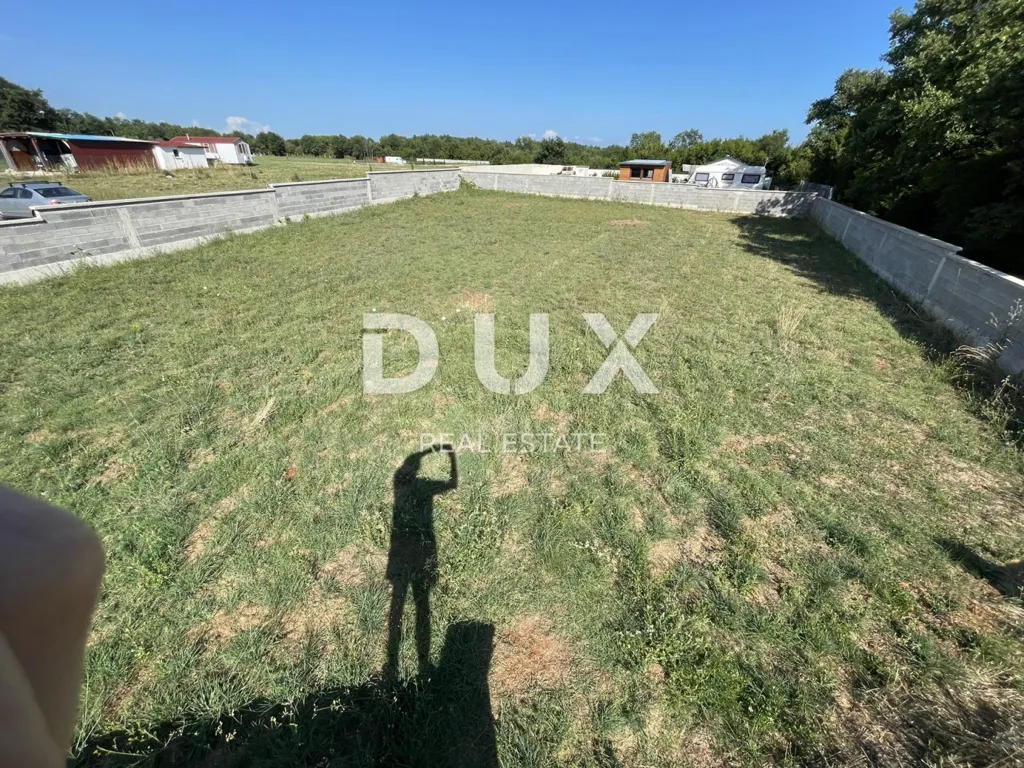 Giardino - Enclosed Plot in Quiet Street, Istra