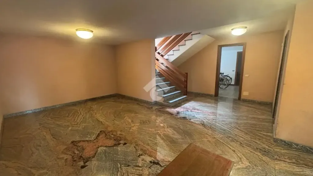 hallway_entrance