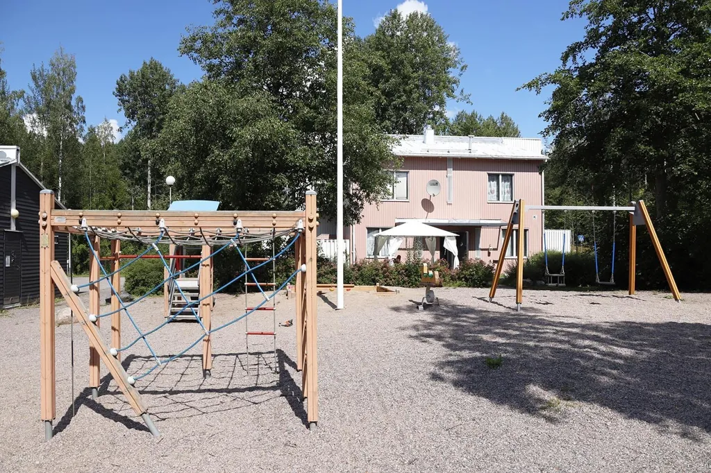 Aed - Family-Friendly Flats with Community Amenities in Hakuninmaa