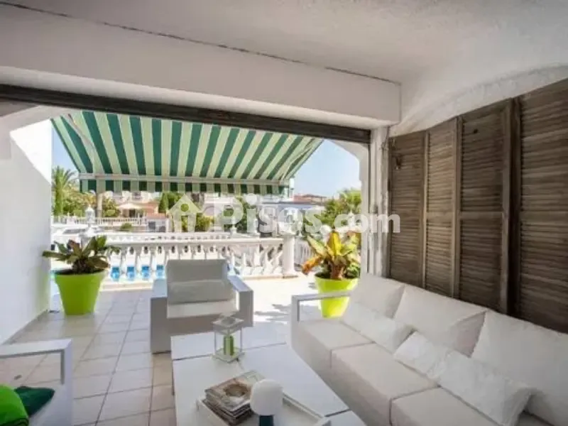 Terrass - Chalet with Pool and Garden in Empuriabrava