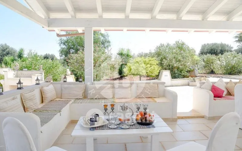 Terrass - Trullo-Style Villa with Pool in Ostuni