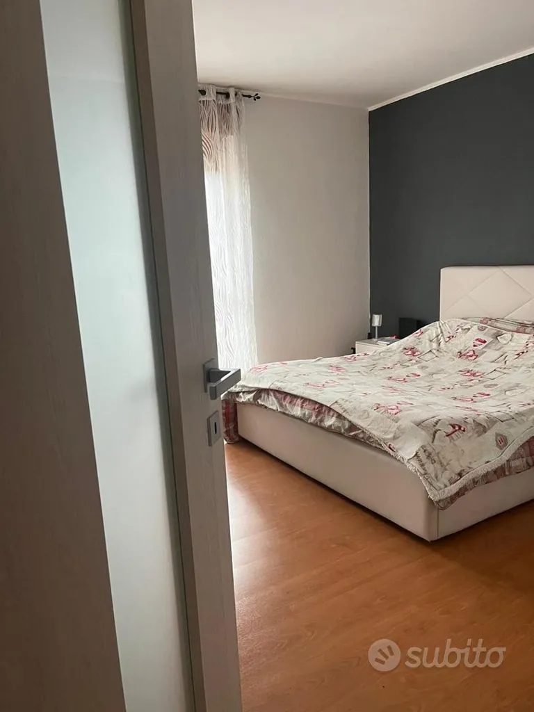 Camere da letto - Furnished Rooms for Students in Central Location