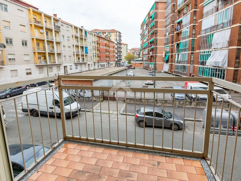 Balcon - 3-Room Flat with Double Aspect in Piazza Respighi