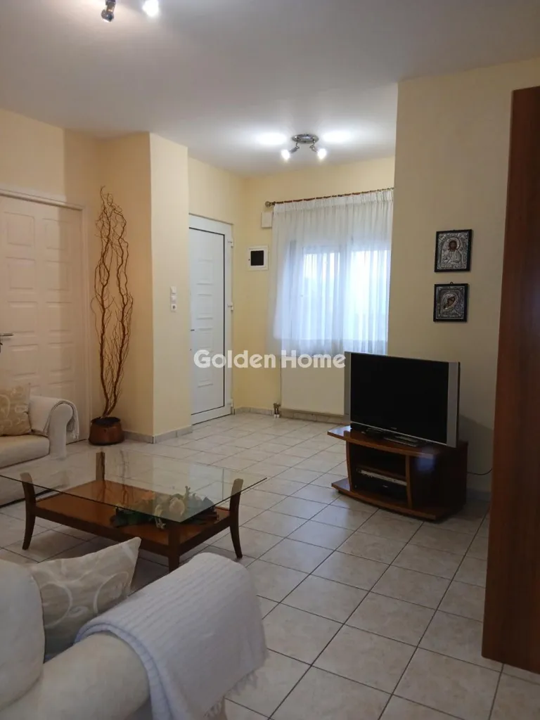 Living Room - Modernised Apartment with Garden in Lamia Centre