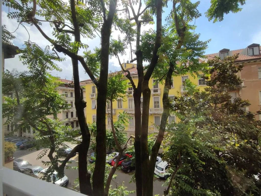Rõdu - Luxury Trilocale with Balcony in Milan