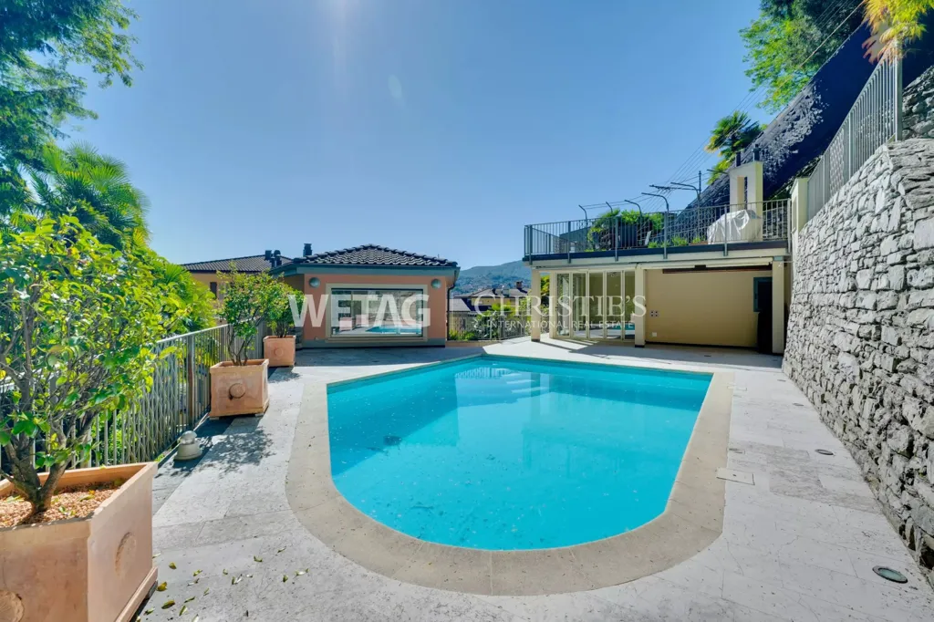 Bassein - Triplex Penthouse with Pool in Lugano-Castagnola