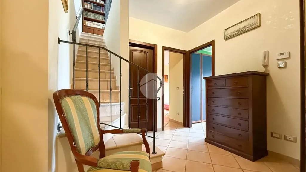 Hallway - Modern Terrace Villa in Pettino, L'Aquila