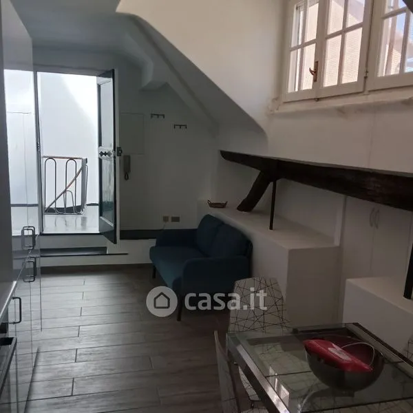 Séjour - Mansarded Studio in Historic Building, Genoa