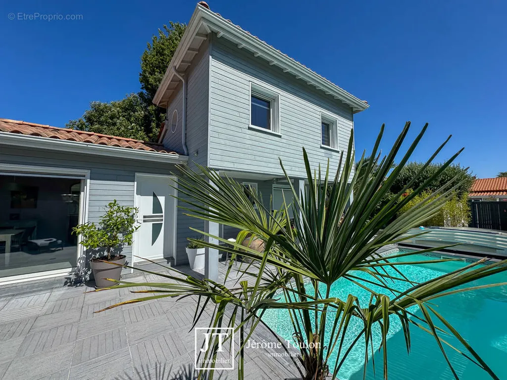 Piscine - Villa Balnéaire avec Piscine à La Tremblade