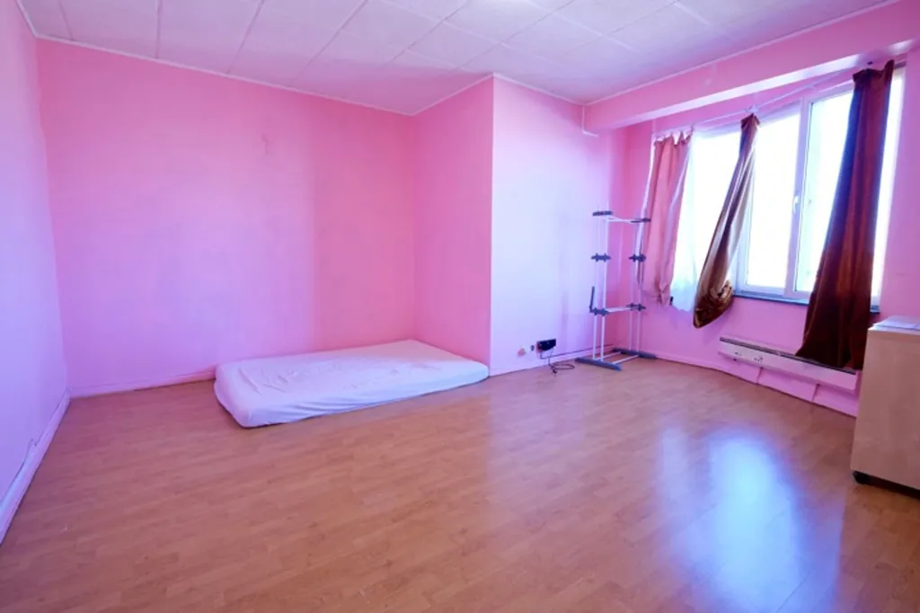 Chambres - Appartement à Rénover avec Ascenseur à Bruxelles
