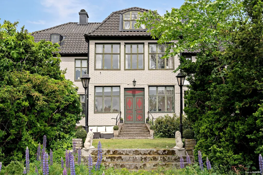 Exterior - Historic Manor with River View in Blekinge