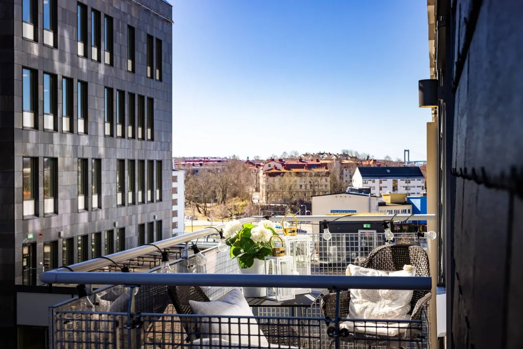 Rõdu - Modern Apartment with Balcony in Karlastaden