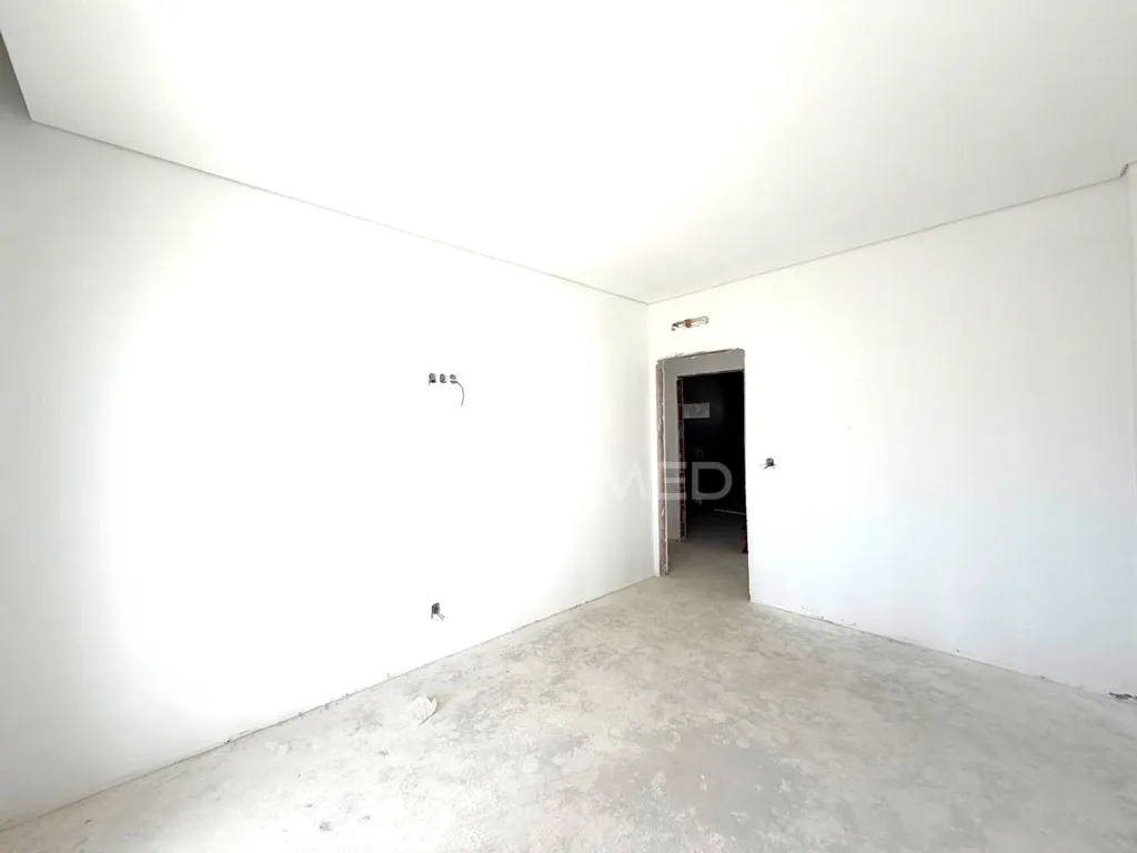 Pièces - Newly Built Villa with Pool in Seixal