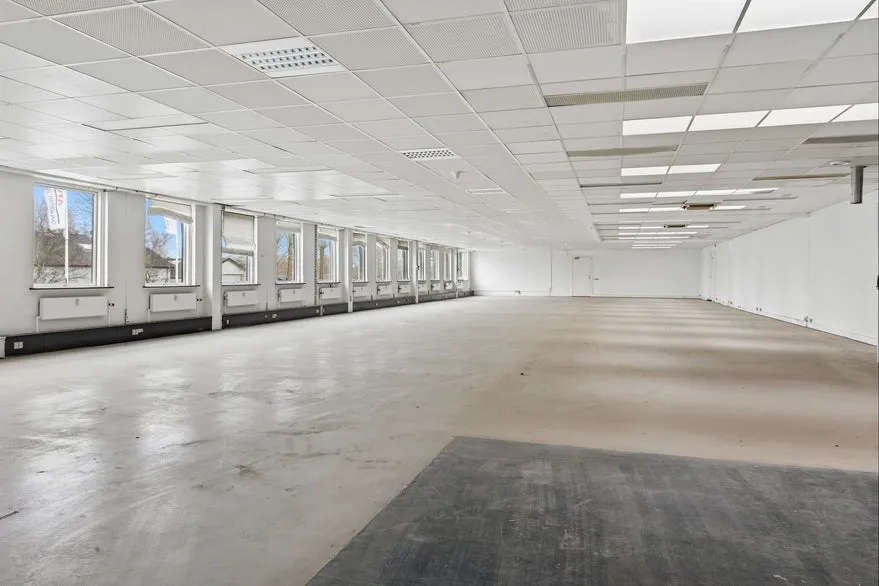Kabinet - Warehouse with High Ceiling in Industrial Area